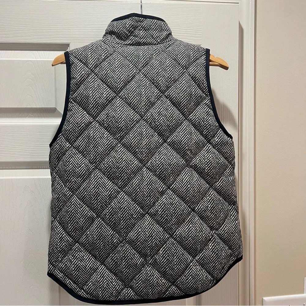 J. Crew Puffer Vest Women’s Size Small Down Quilted Herringbone Insulate… - Picture 2 of 9